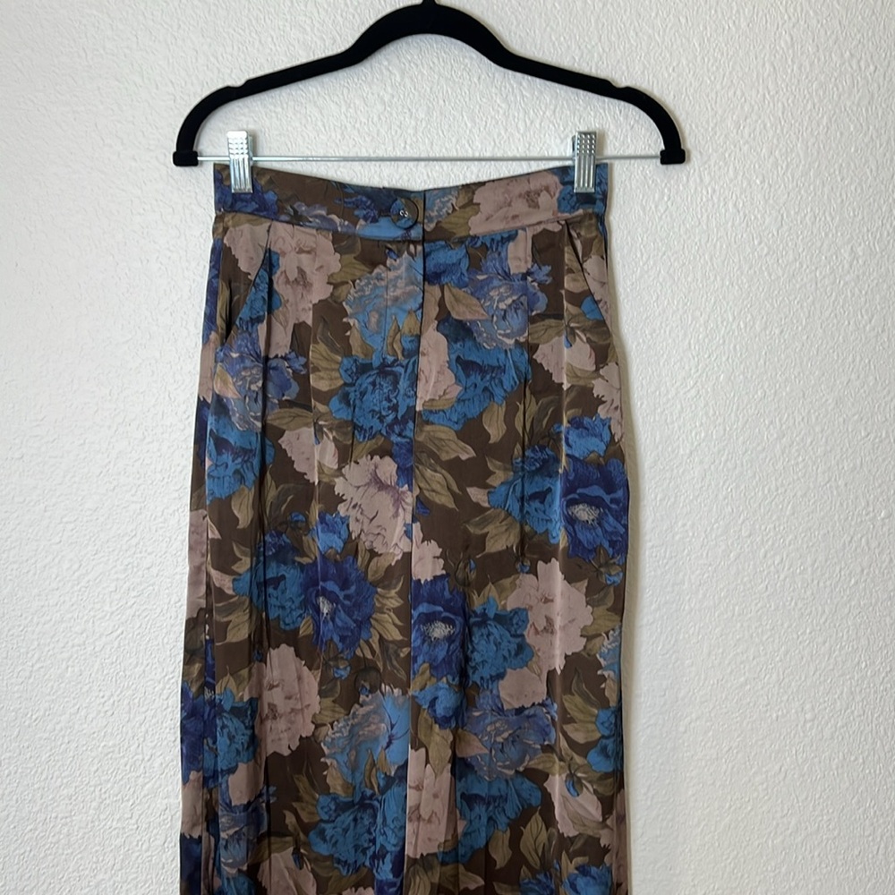 Elliatt SET Erin Pants and Erin Blouse in multicolor floral size Small - Picture 7 of 10